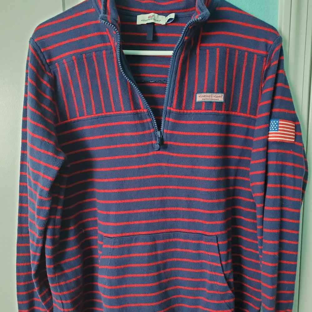 EUC Vineyard Vines Knit Shep Shirt with American Flag size Small